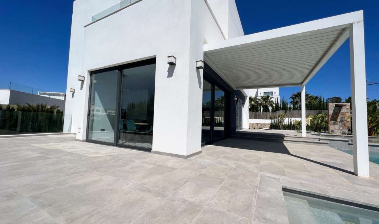 Reventa - Villa - Las Colinas Golf and Country Club