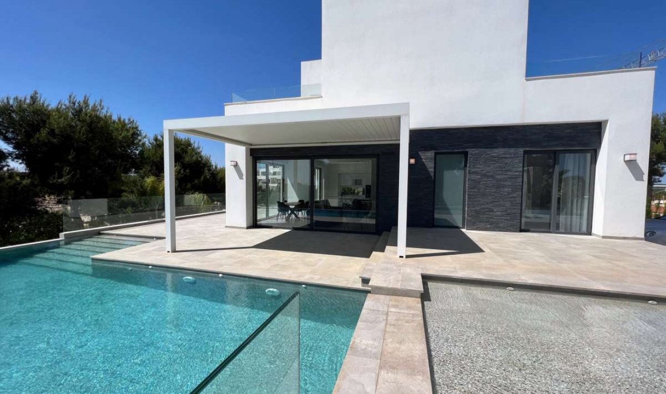 Reventa - Villa - Las Colinas Golf and Country Club
