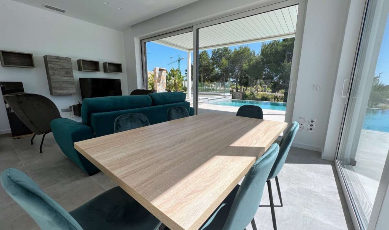 Reventa - Villa - Las Colinas Golf and Country Club
