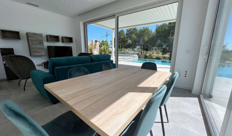 Reventa - Villa - Las Colinas Golf and Country Club