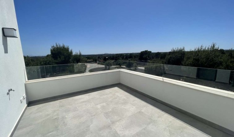 Reventa - Villa - Las Colinas Golf and Country Club