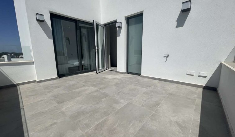 Reventa - Villa - Las Colinas Golf and Country Club