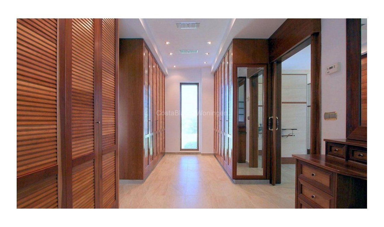 Resale - Villa - Penàguila