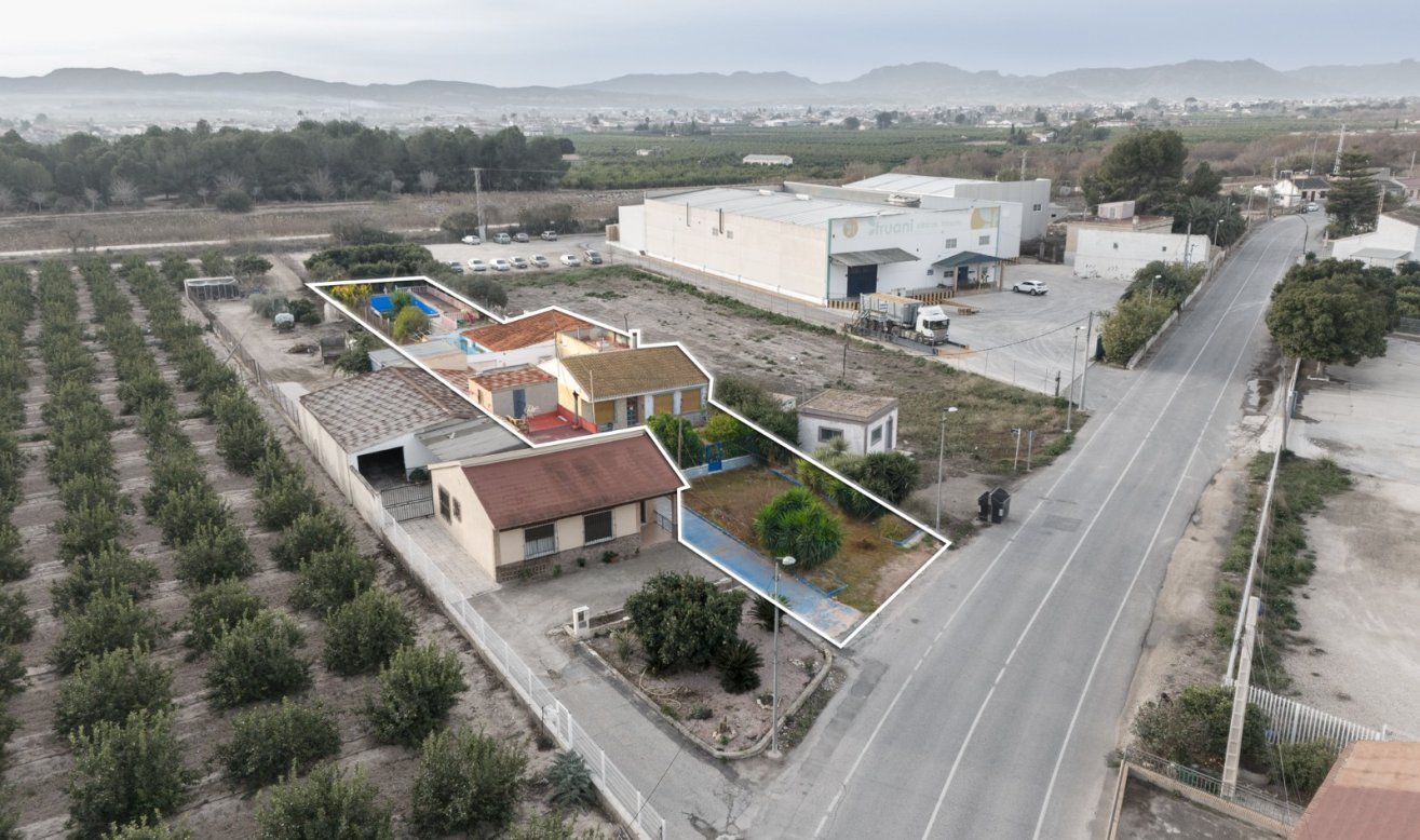 Resale - Finca / Country Property - Orihuela