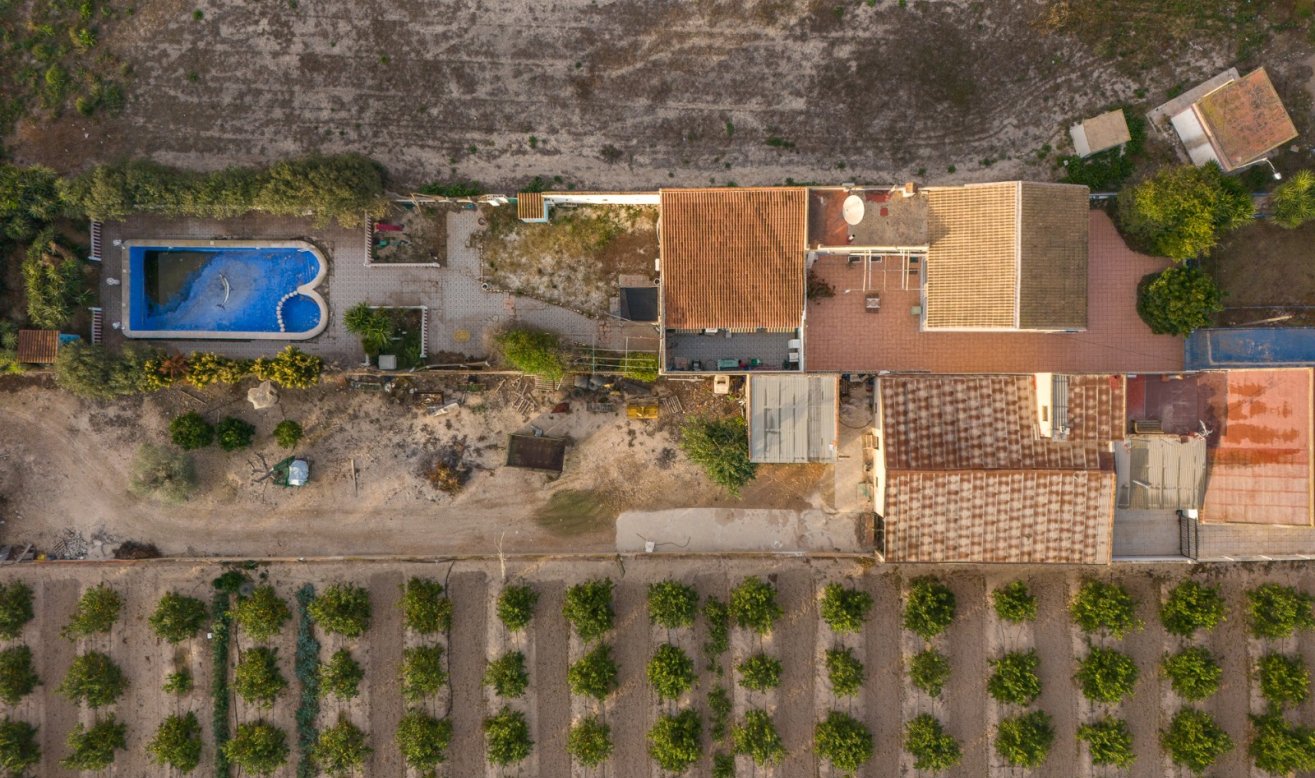 Resale - Finca / Country Property - Orihuela