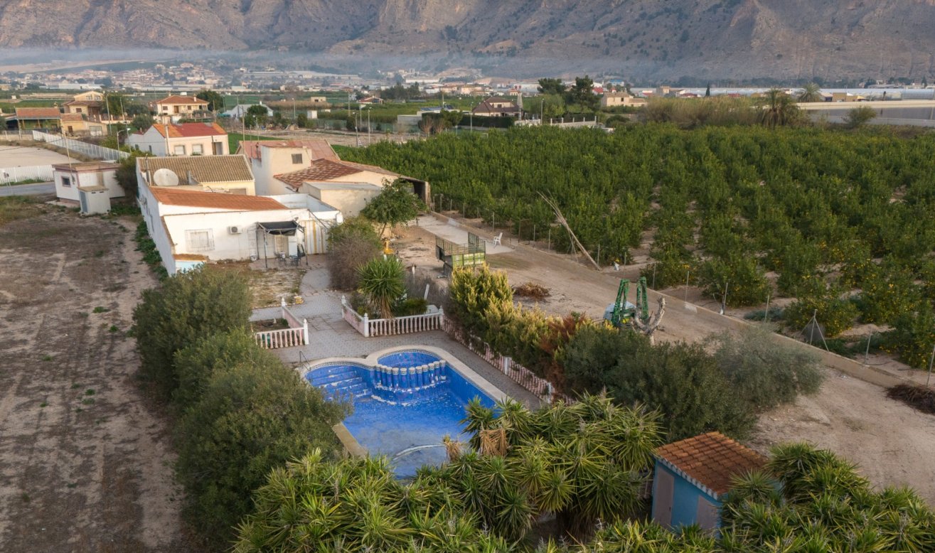 Resale - Finca / Country Property - Orihuela