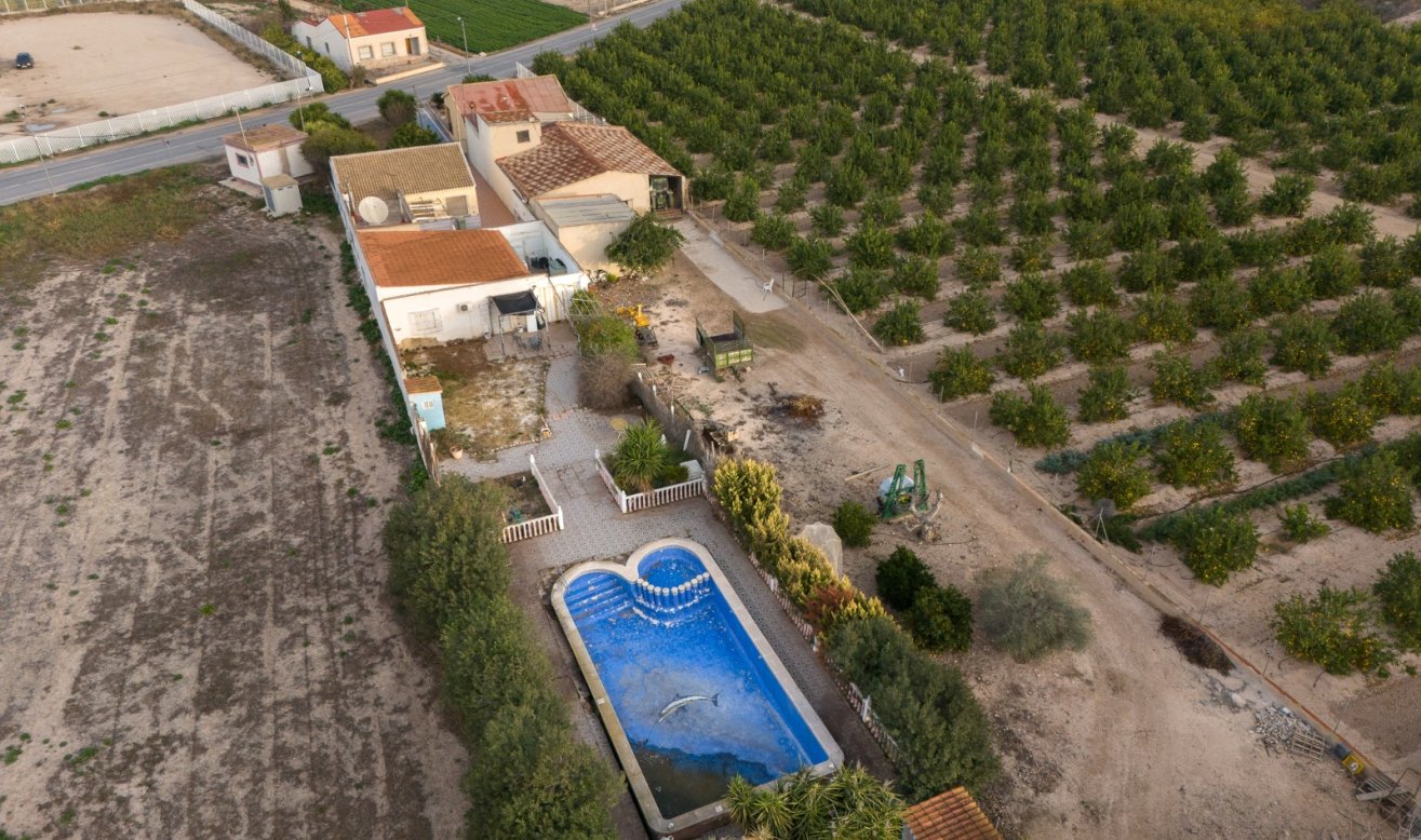 Resale - Finca / Country Property - Orihuela