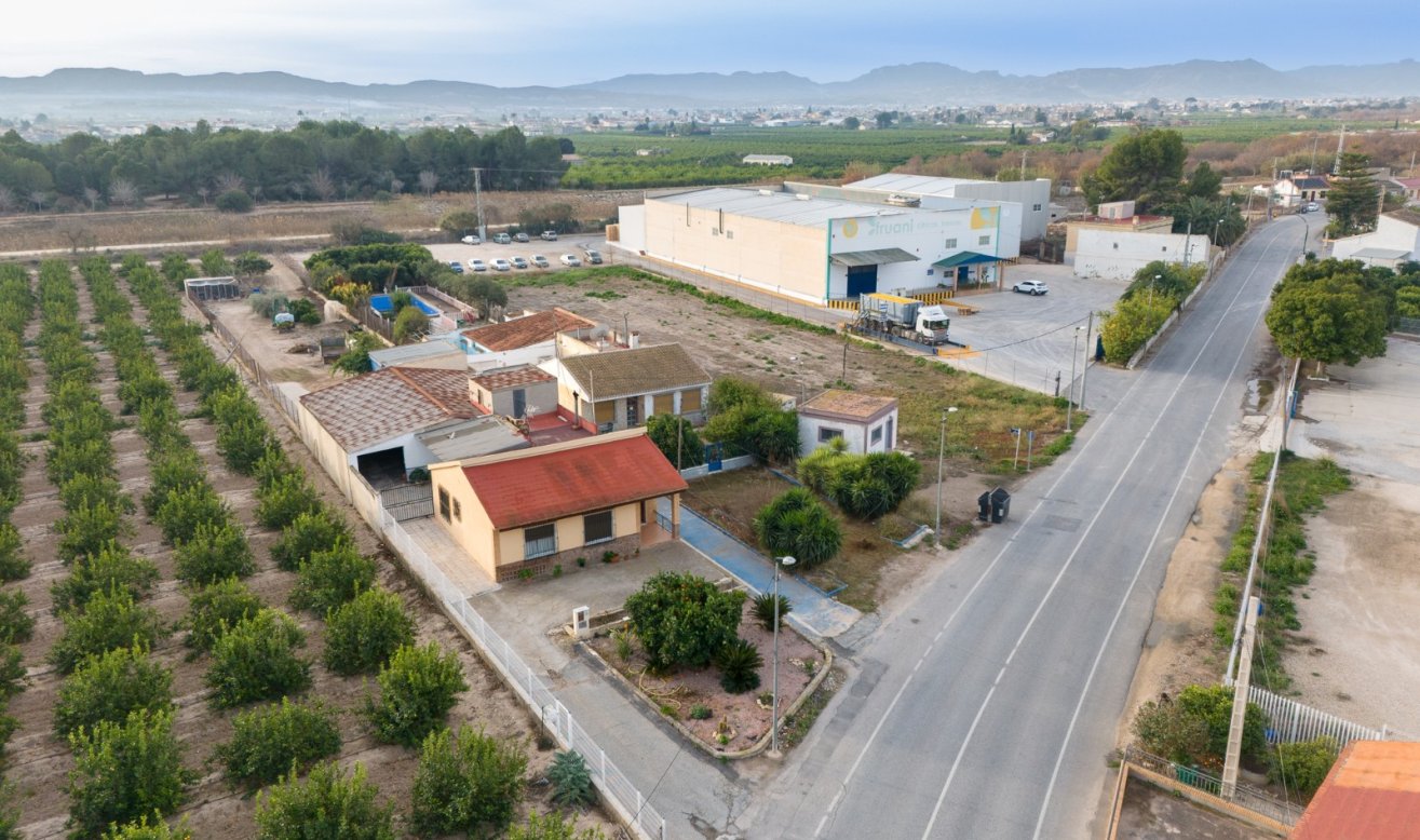 Resale - Finca / Country Property - Orihuela