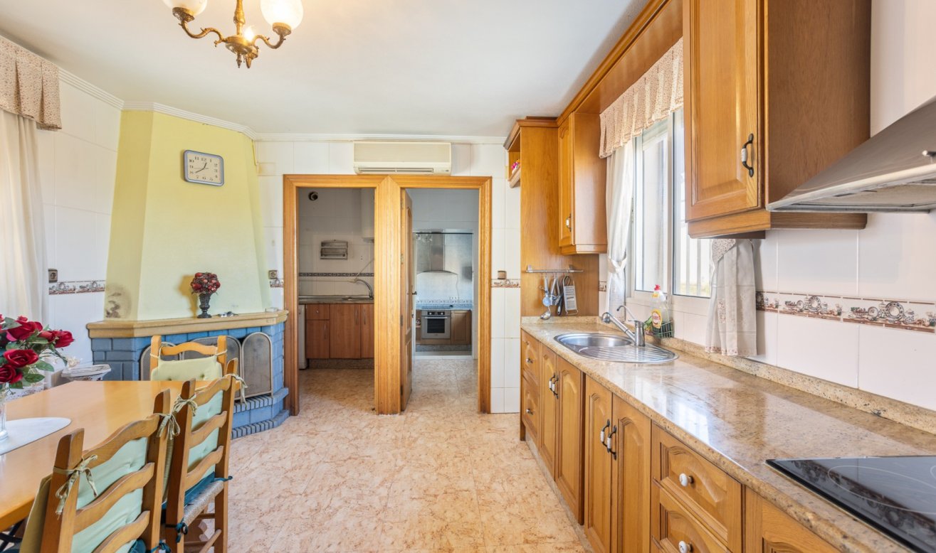 Resale - Finca / Country Property - Orihuela