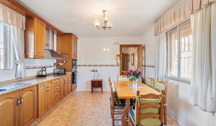 Resale - Finca / Country Property - Orihuela