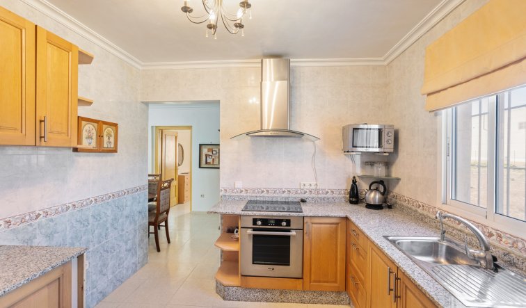Resale - Finca / Country Property - Orihuela