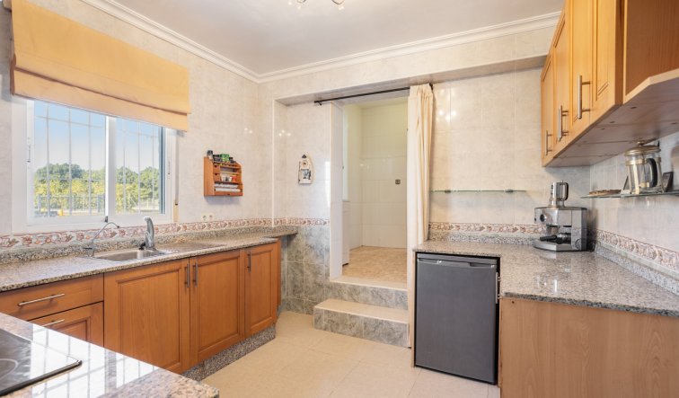 Resale - Finca / Country Property - Orihuela