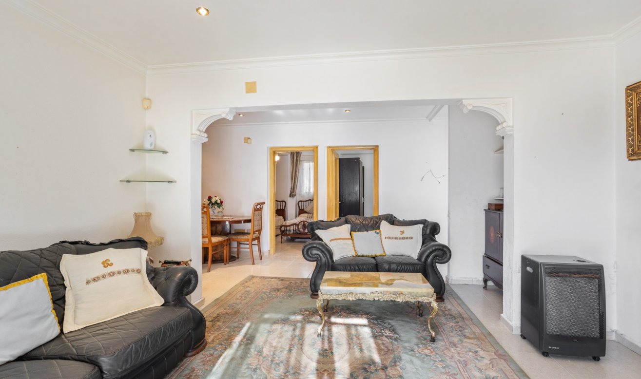 Resale - Finca / Country Property - Orihuela