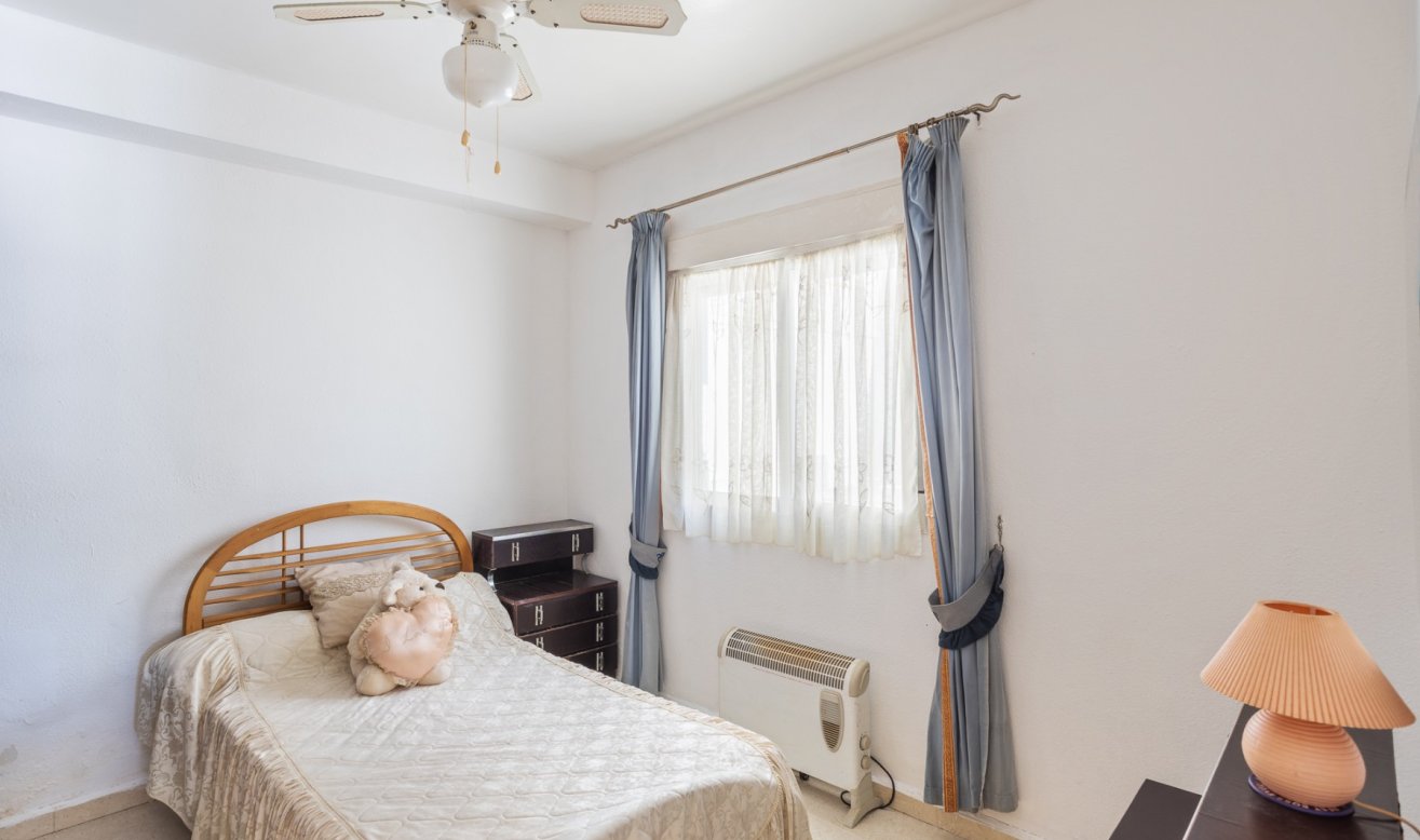 Resale - Finca / Country Property - Orihuela