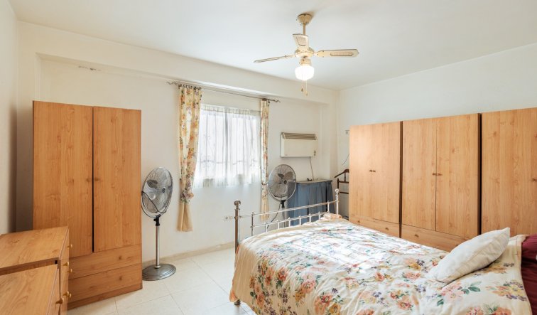 Resale - Finca / Country Property - Orihuela