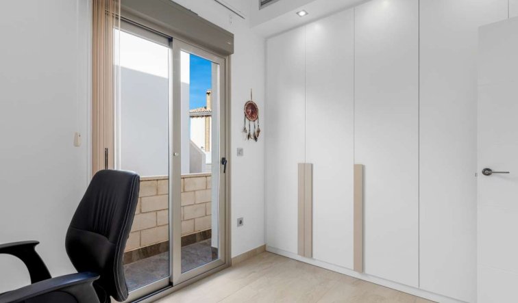 Reventa - Villa - Villamartín