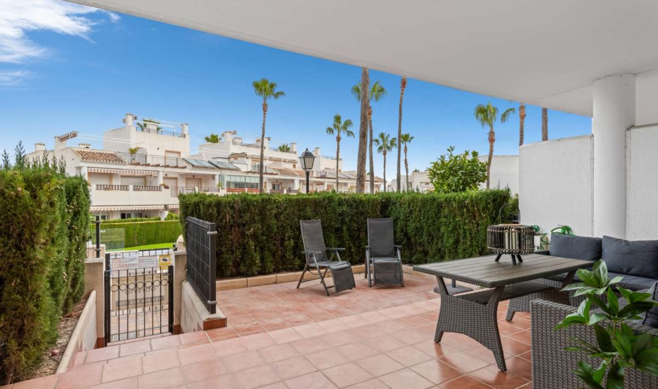 Resale - Apartment / flat - Villamartín