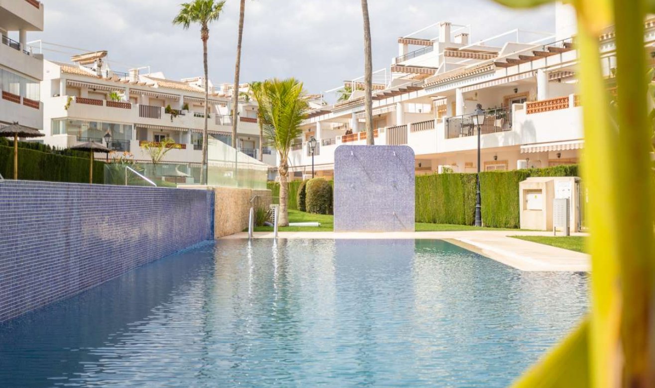 Resale - Apartment / flat - Villamartín