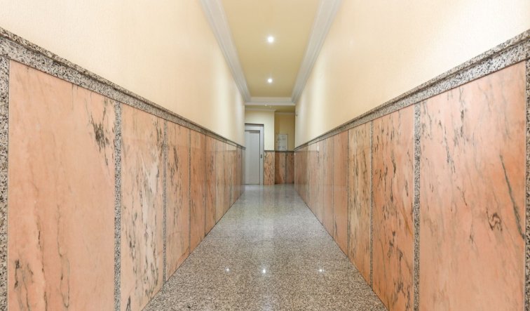 Reventa - Apartamento / piso - Torrevieja - Centro