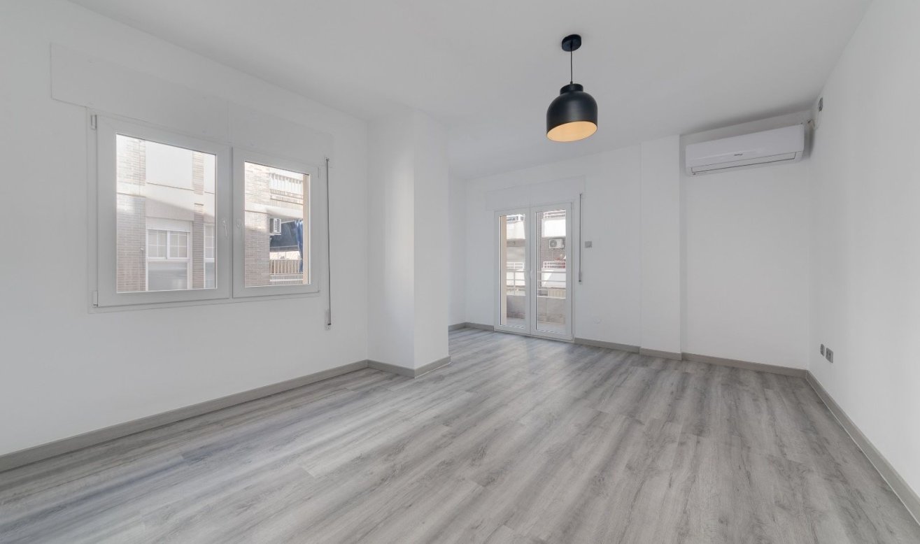 Resale - Apartment / flat - Torrevieja - torrevieja