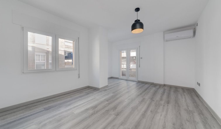 Resale - Apartment / flat - Torrevieja - torrevieja