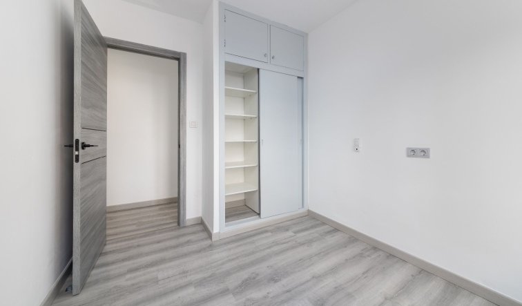 Resale - Apartment / flat - Torrevieja - torrevieja