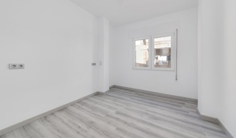 Resale - Apartment / flat - Torrevieja - torrevieja