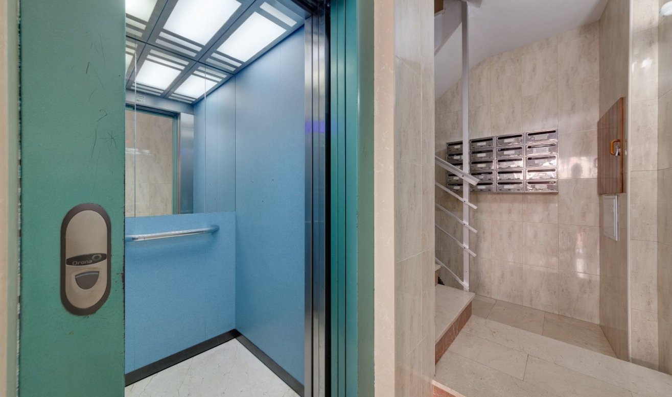 Resale - Apartment / flat - Torrevieja - torrevieja