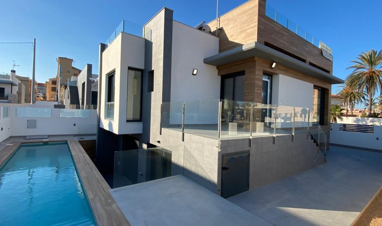 Obra nueva - Villa - Torrevieja - La Mata