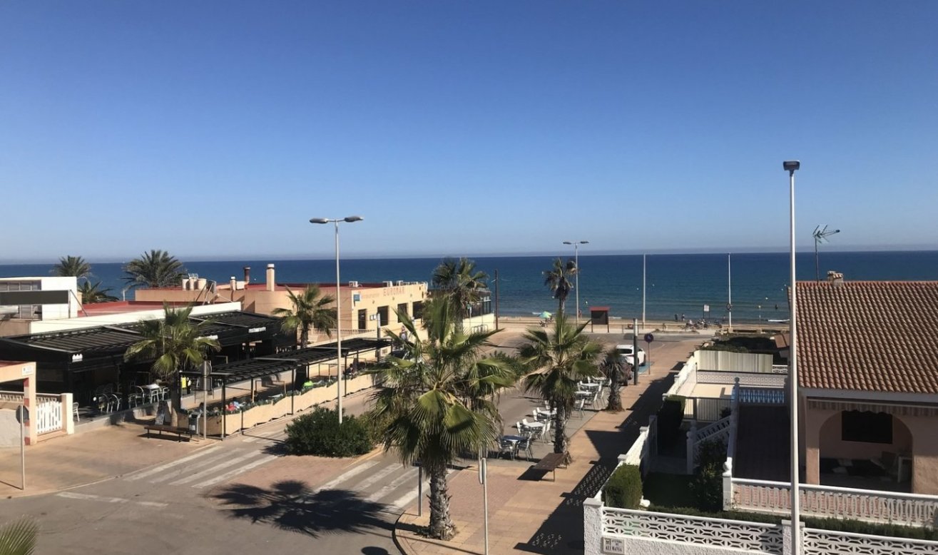 Obra nueva - Villa - Torrevieja - La Mata