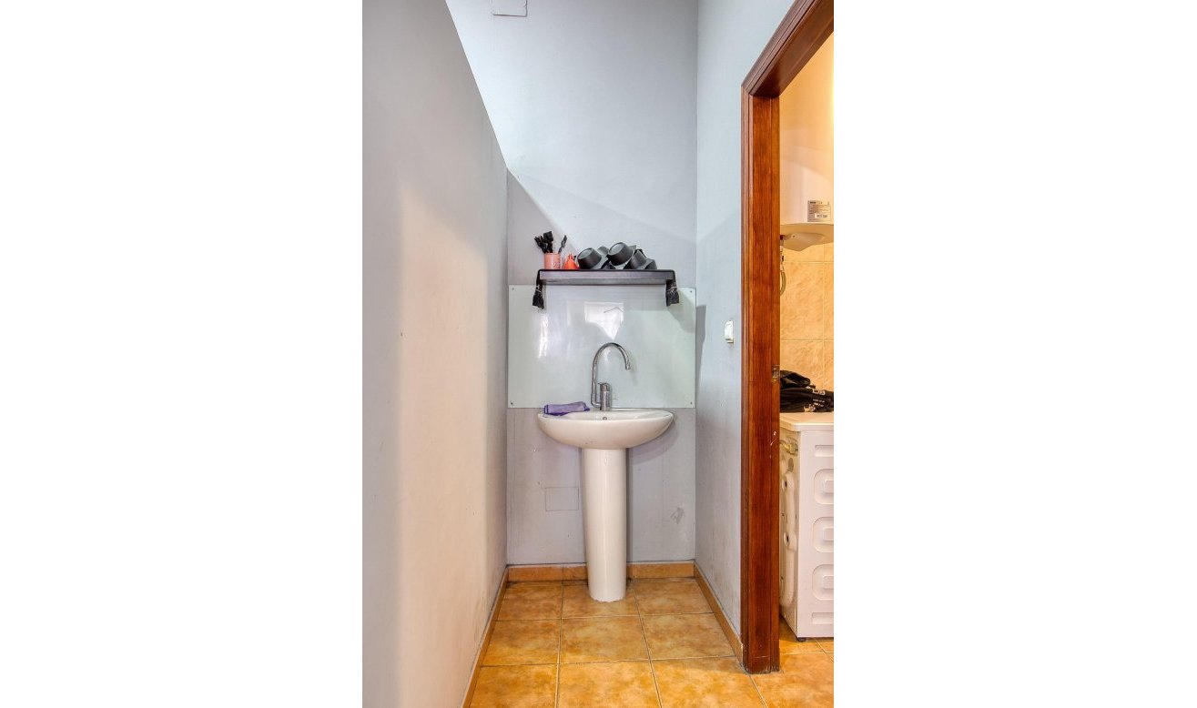 Reventa - Commercial Unit - Torrevieja - La Mata