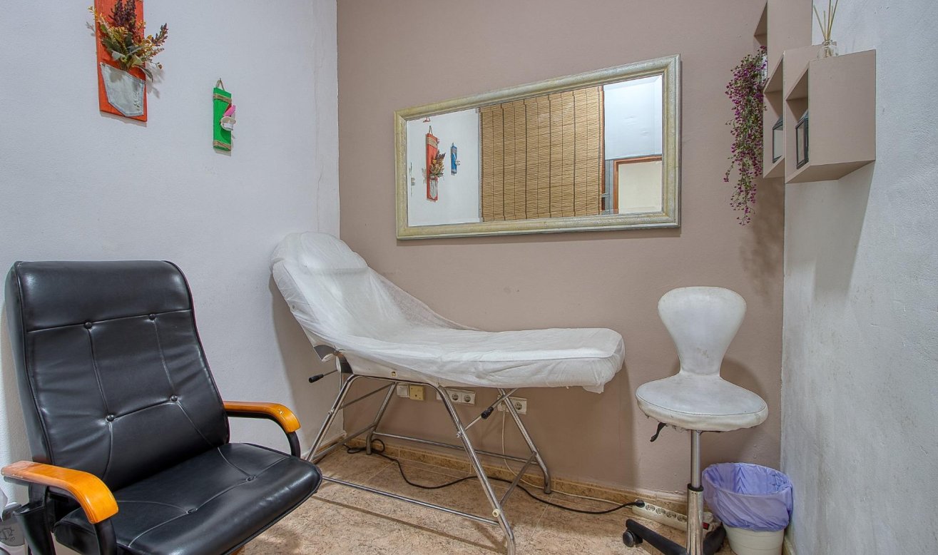 Reventa - Commercial Unit - Torrevieja - La Mata