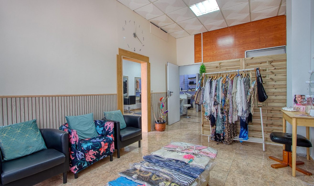 Reventa - Commercial Unit - Torrevieja - La Mata