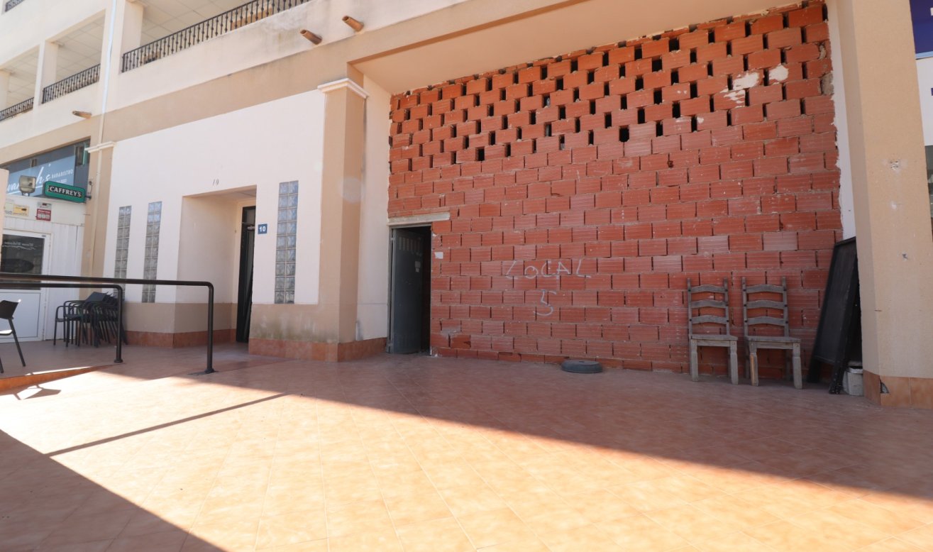 Reventa - Comercial - Los Montesinos - Laguna Green