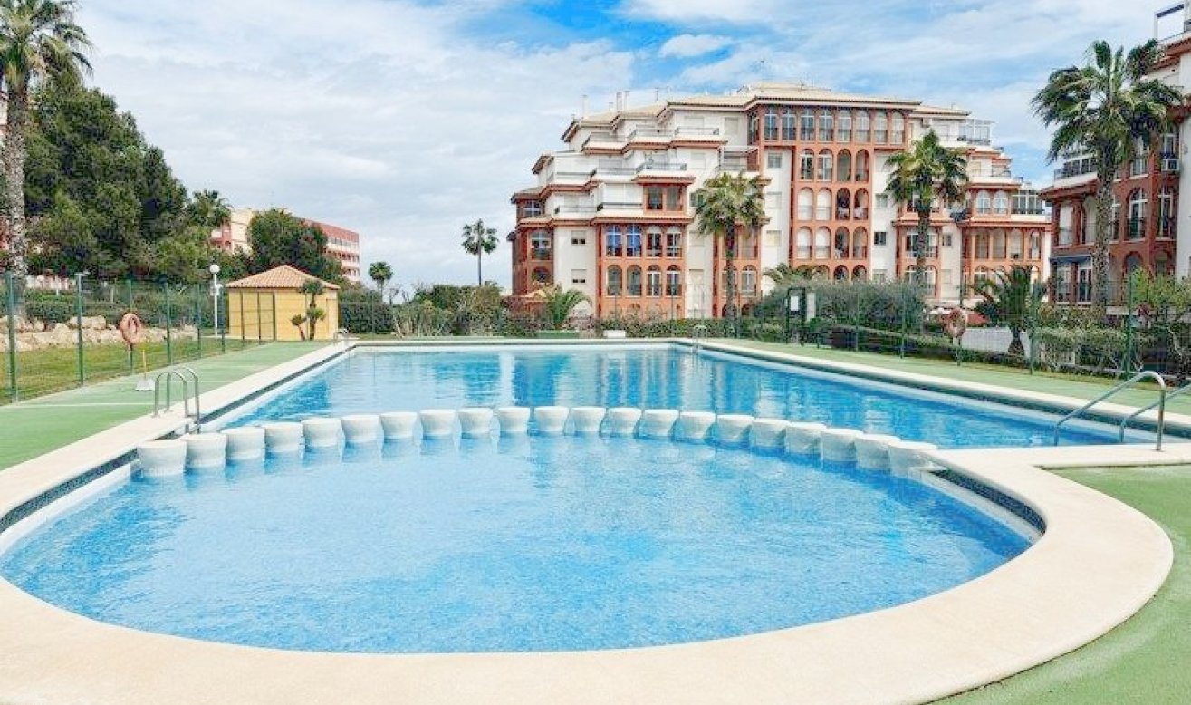 Reventa - Apartamento / piso - Torrevieja - Aguas Nuevas 1