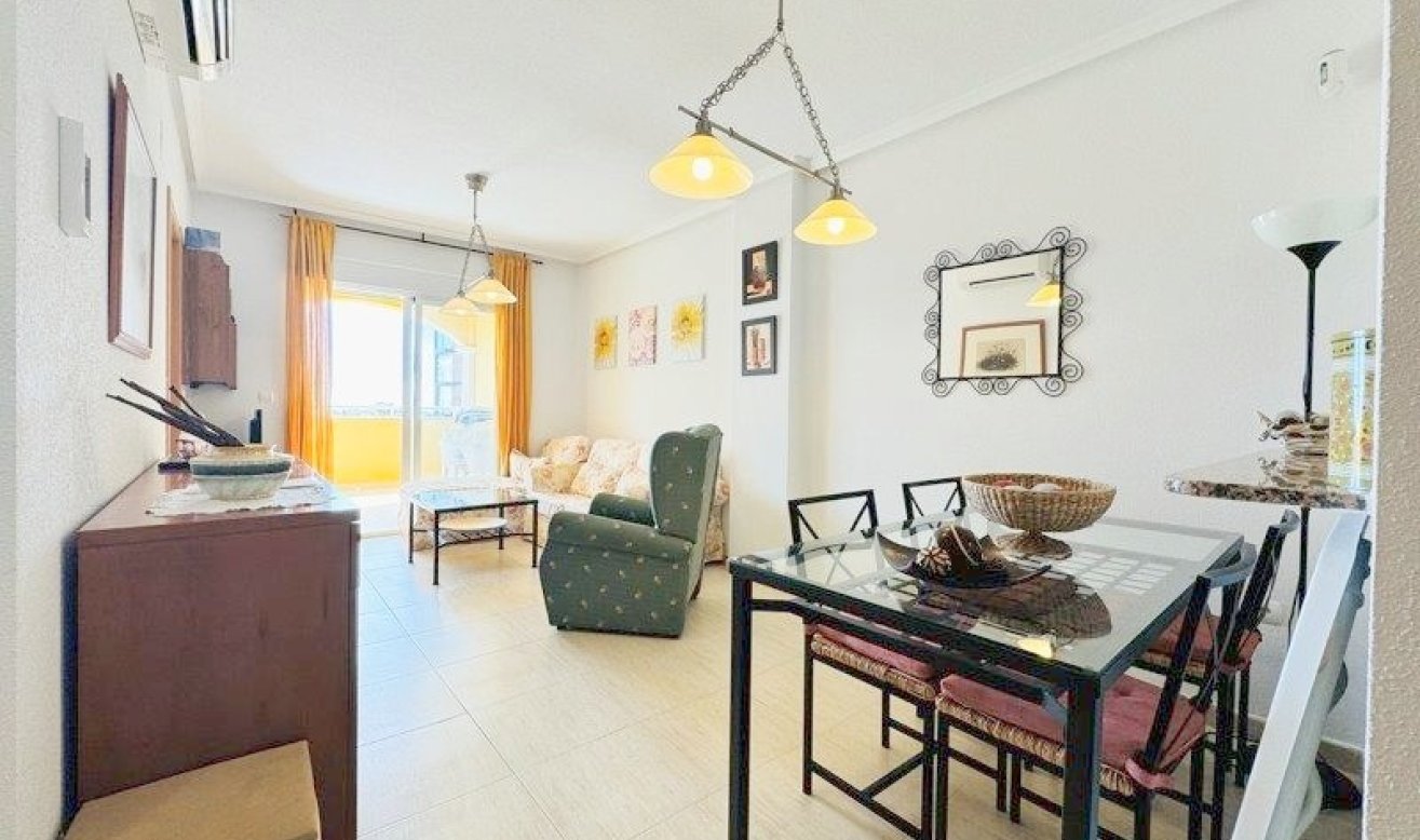 Reventa - Apartamento / piso - Torrevieja - Aguas Nuevas 1