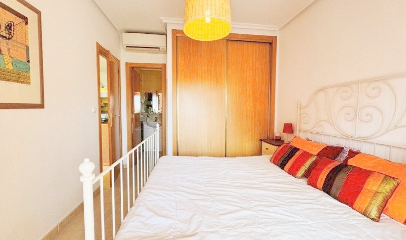 Reventa - Apartamento / piso - Torrevieja - Aguas Nuevas 1