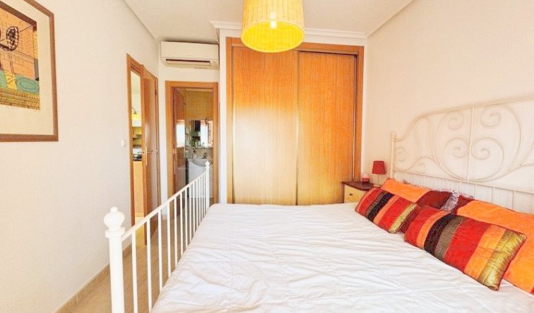 Reventa - Apartamento / piso - Torrevieja - Aguas Nuevas 1