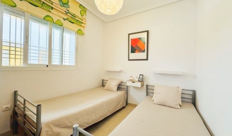 Reventa - Apartamento / piso - Torrevieja - Aguas Nuevas 1