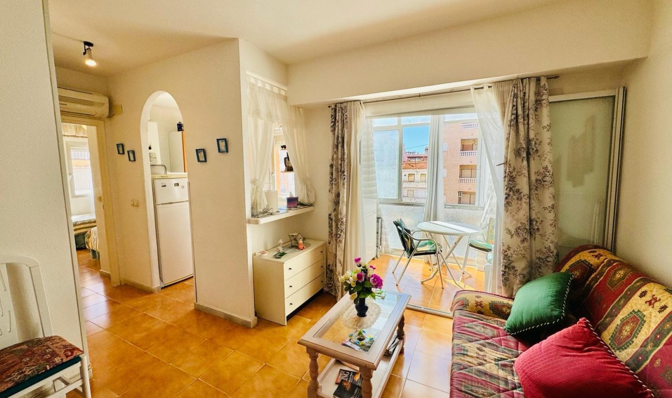 Reventa - Apartamento / piso - Torrevieja - La Mata