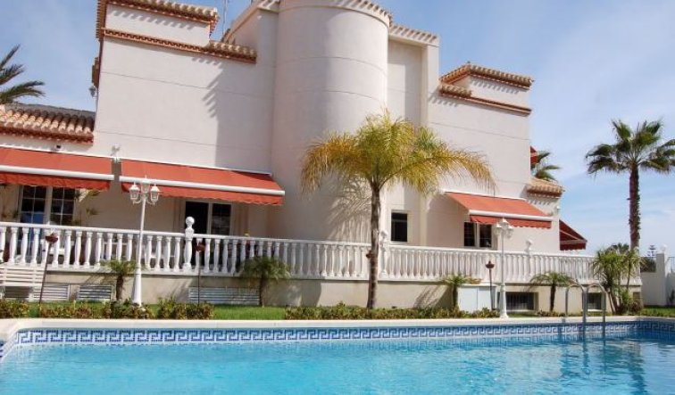 Resale - Villa - Playa Flamenca I