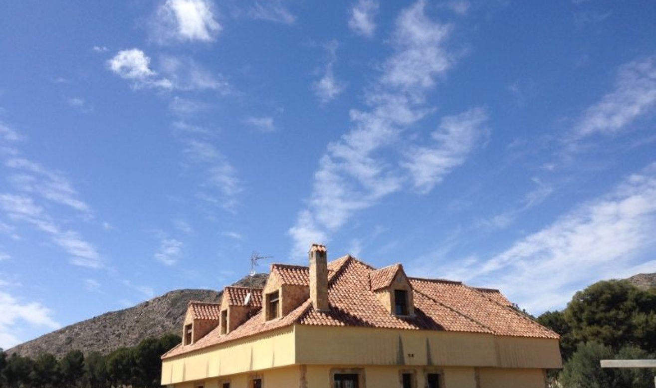 Resale - Country house - Hondón de las Nieves