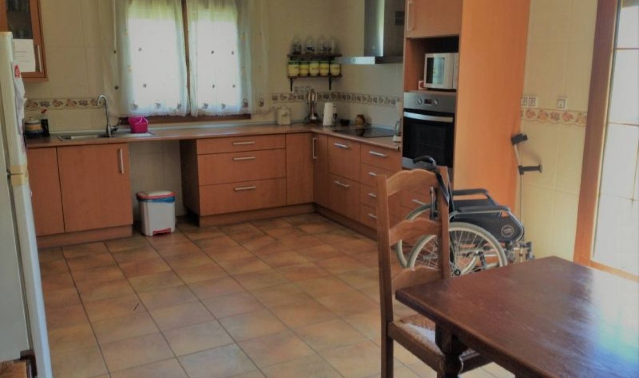 Resale - Country house - Hondón de las Nieves