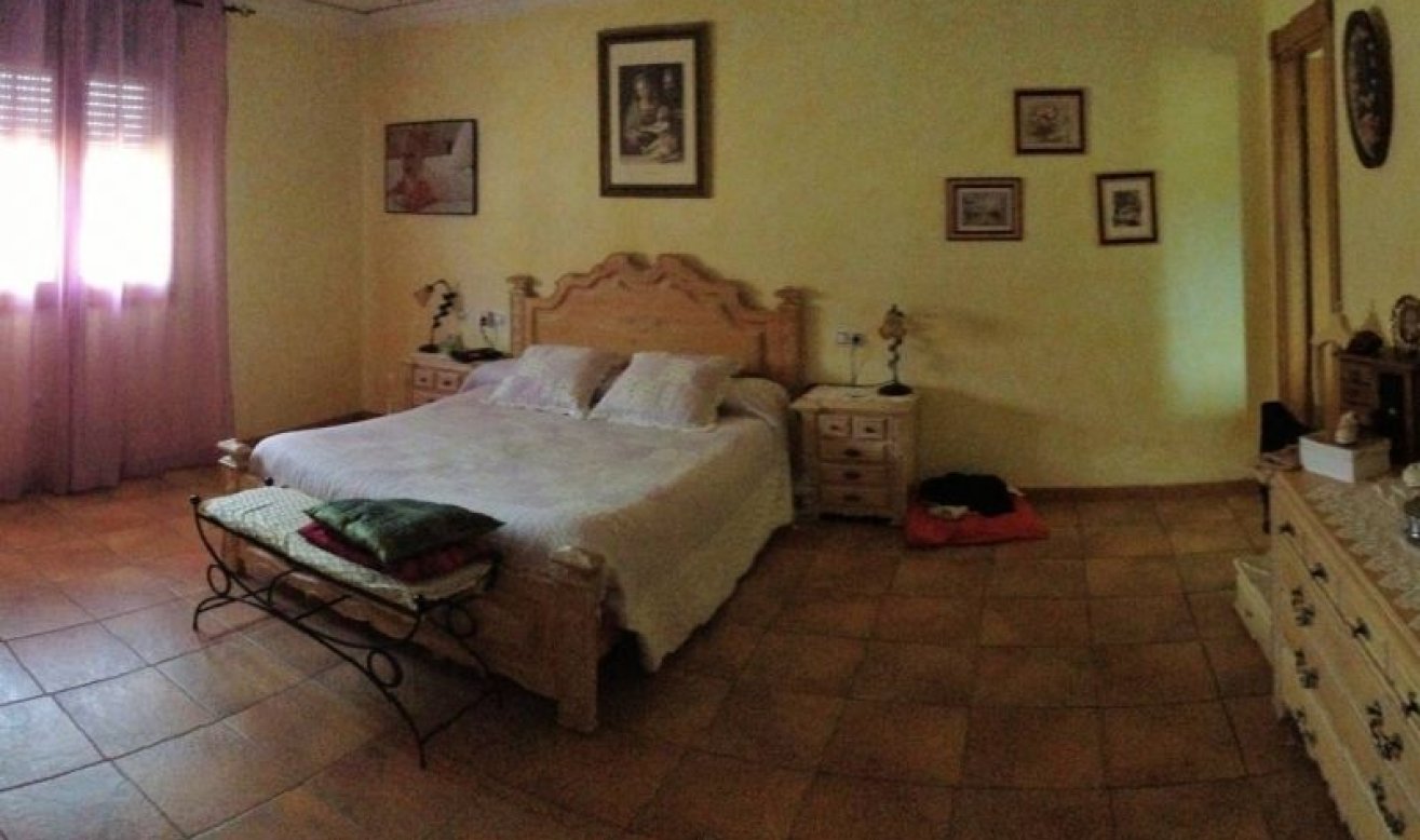 Resale - Country house - Hondón de las Nieves
