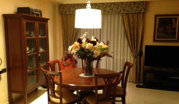 Resale - Villa - Elche