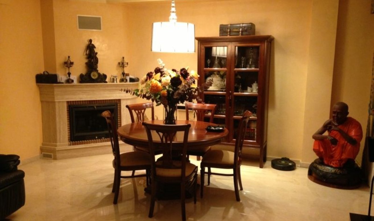 Resale - Villa - Elche