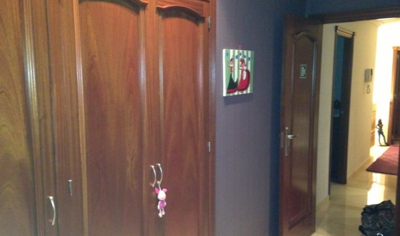 Resale - Villa - Elche