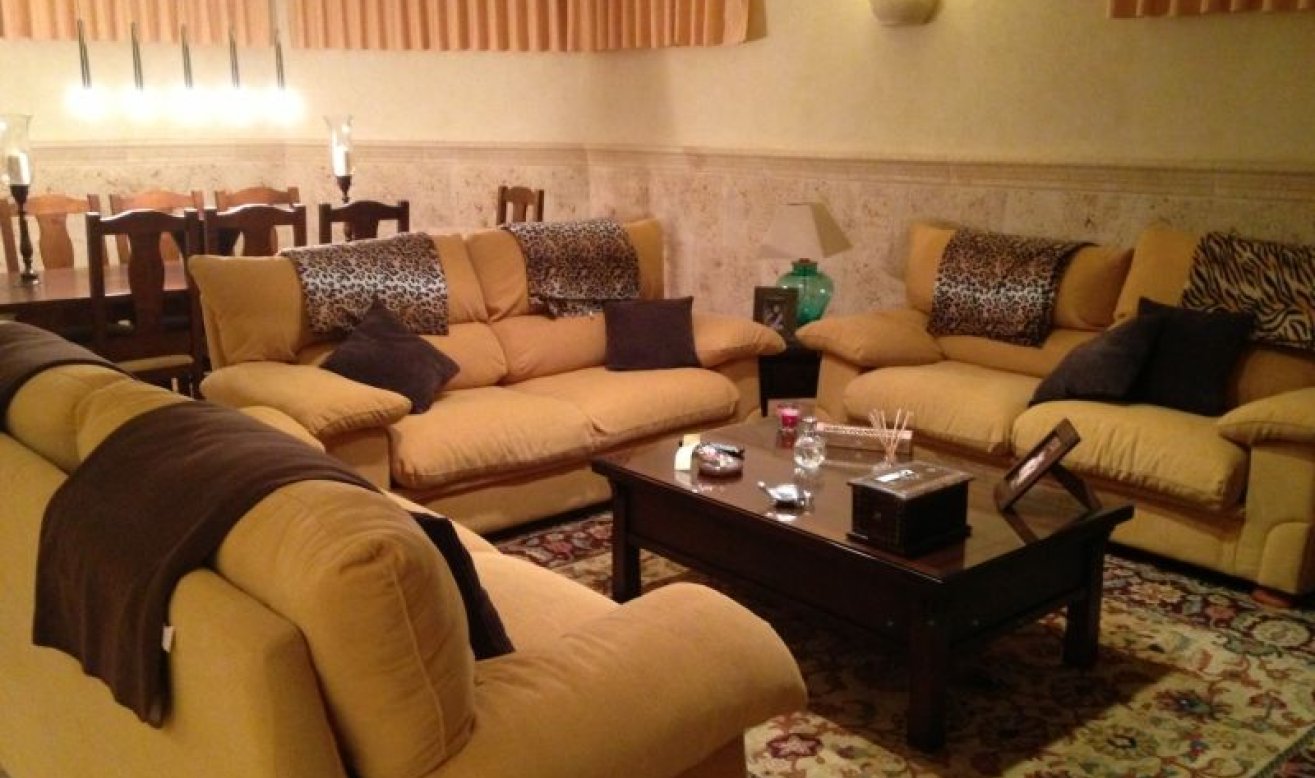 Resale - Villa - Elche