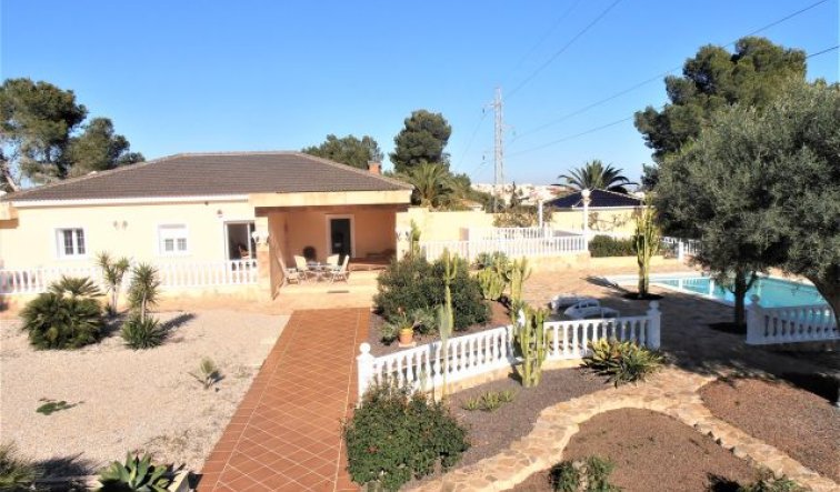 Resale - Villa - Orihuela Costa