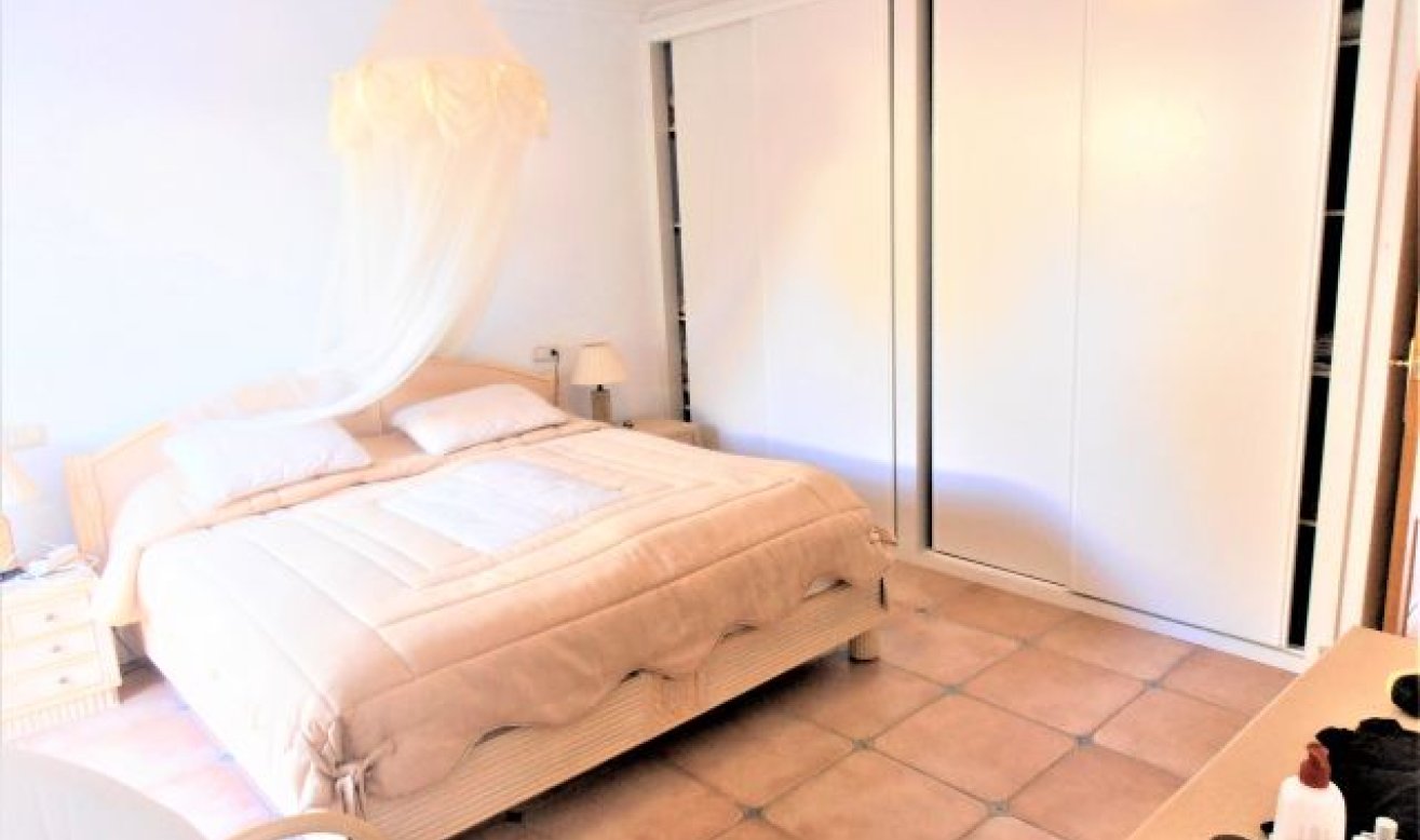 Resale - Villa - Orihuela Costa